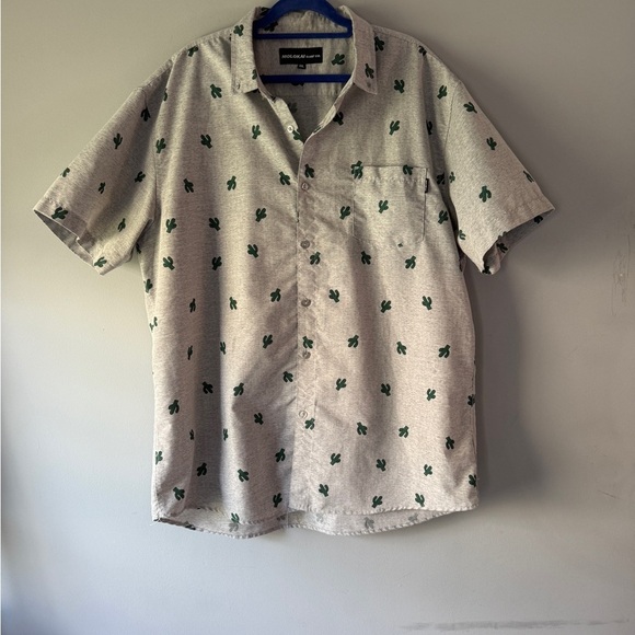 Molokai Surf Co. Gray Cactus Button Down - Size XXL - Picture 2 of 6